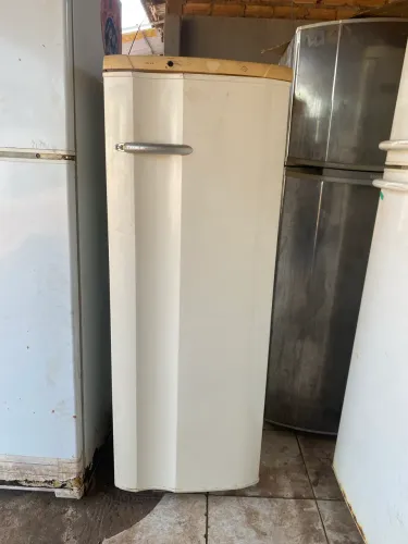 Vendo geladeira 