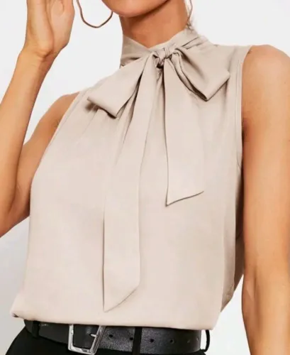 Blusa Feminina com Laço no pescoço.