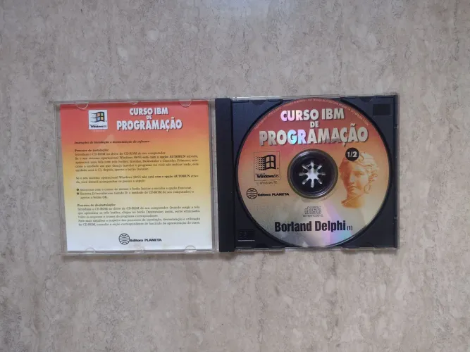 Curso IBM de Programação, contendo 45 CDs, a maioria na embalagem plástica original 