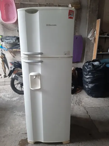Geladeira electrolux