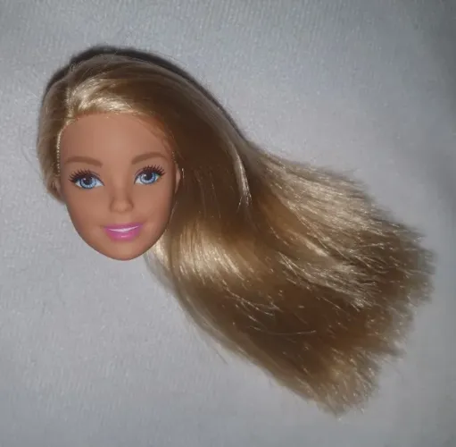 cabeça boneca barbie