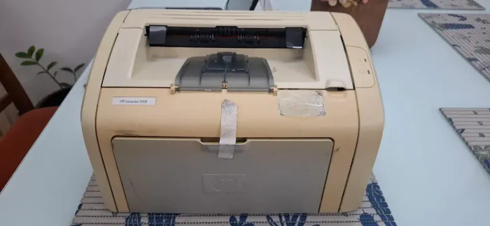 Impressora HP LaserJet 1018 usada