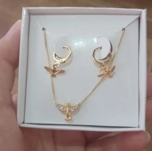 Conjunto de colar e brincos