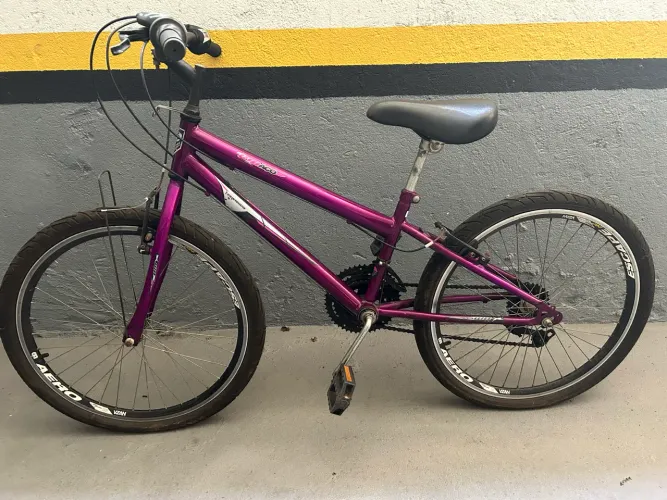 Bicicleta Aro 24 quadro Aço freios e câmbio Shimano