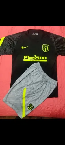 Kit de treino do Atlético de Madrid e Chelsea- Nike