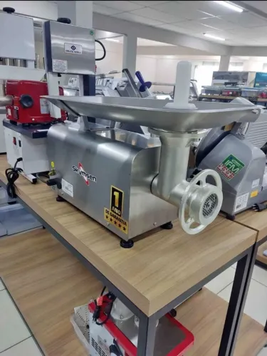 Moedor de Carne Industrial Boca 22 Skymsen