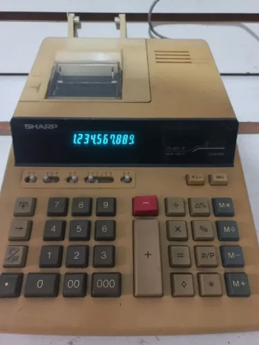Calculadora antiga SHARP CS 2631 BHCAVY OUTY