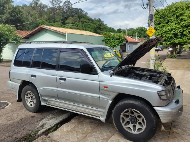 Mitsubishi Pajero GLS 3.5 V6 TOP 4P AUT 1999