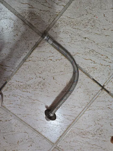 Engate flexivel 40cm metálico 