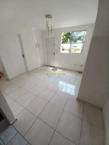 Apartamento térreo com 2 Dormitórios com varanda no Condominio Resindencial Ferrara em Poá
