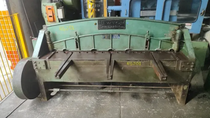 RGJ01 Guilhotina Mecânica Newton TM4 2050x5mm