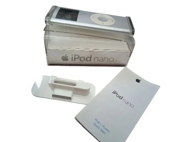 Ipod nano antigo 2gb funcionando para restauro ou peças leia descrição
