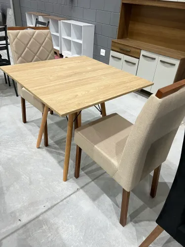 Mesa Quadrada Mapple com 2 Cadeiras ULTIMA PEÇA 