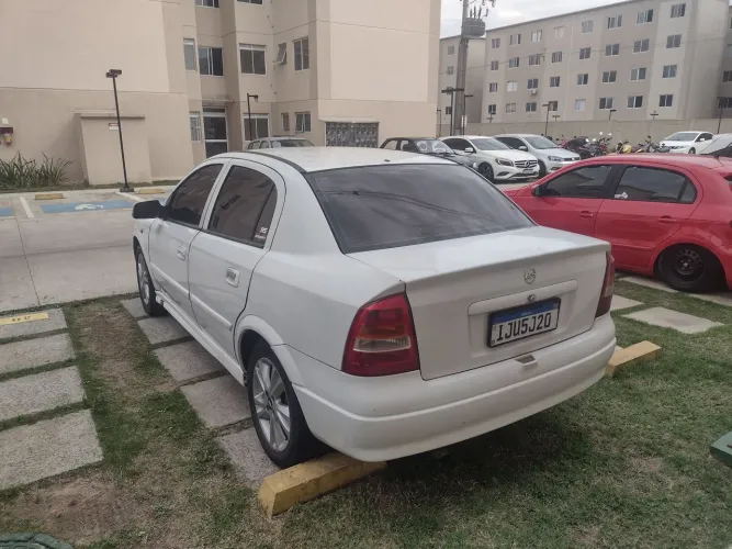 Chevrolet Astra Sedan/ GL Sedan 1.8 MPFI 4P 2001