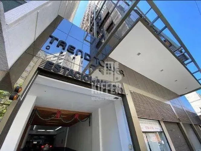 Lojas comerciais à venda no Centro de Niterói  prédio moderno e localização estratégica