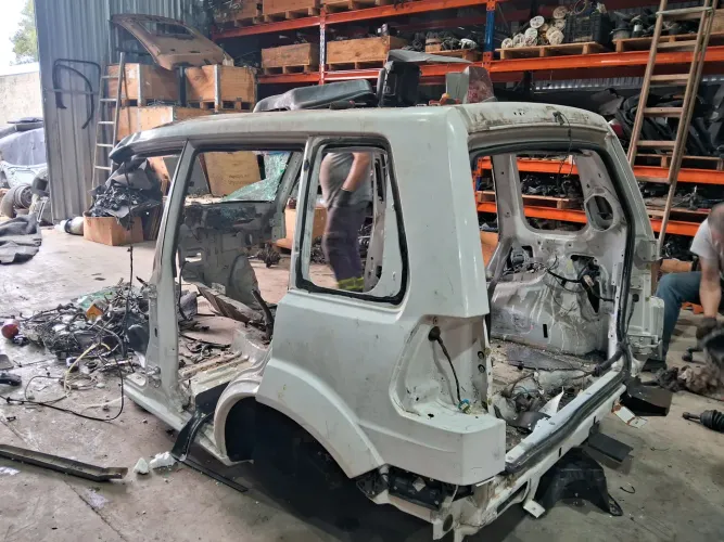Recortes lataria pajero tr4 2008 a 2016