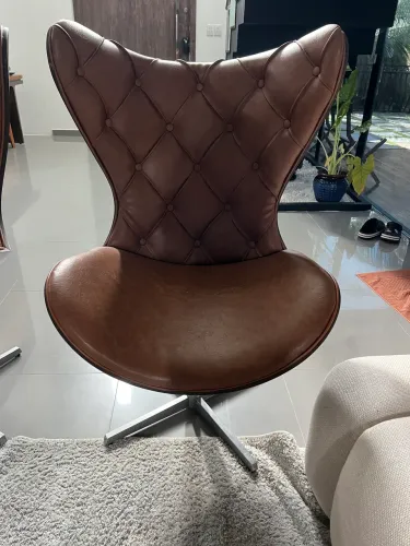 Poltrona Giratória de Couro Marrom