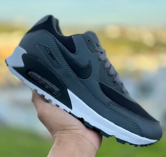 Tênis Nike air nax