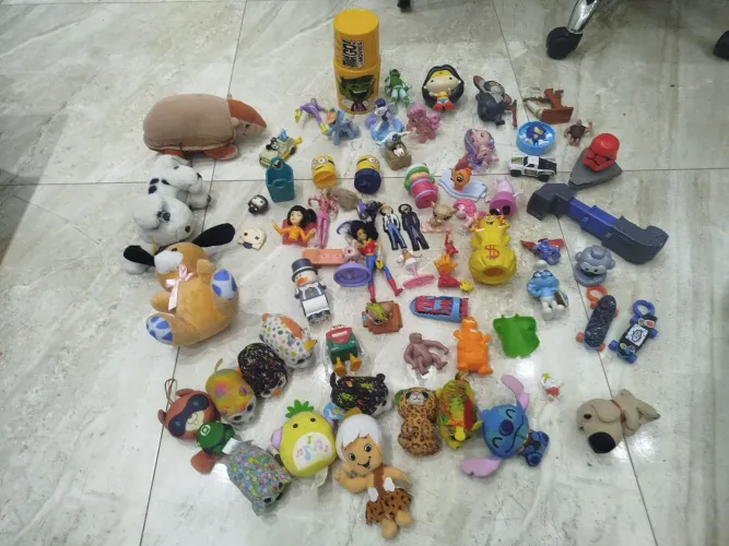 Lote de brinquedos