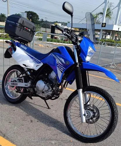 Vendo Lander ou troco por carro