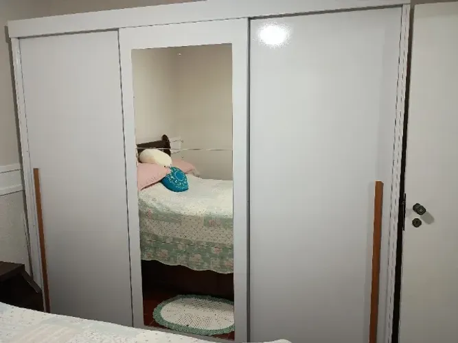 Guarda roupa branco casal