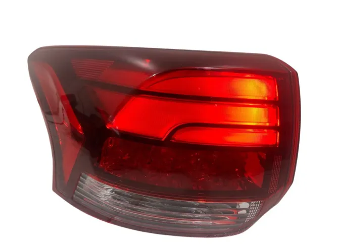 Lanterna traseira lado esquerdo Mitsubishi outlander 2016/2022 com led 