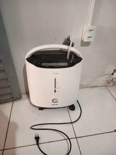 Concentrador de oxigênio gás live 5 lts com nebulização 
