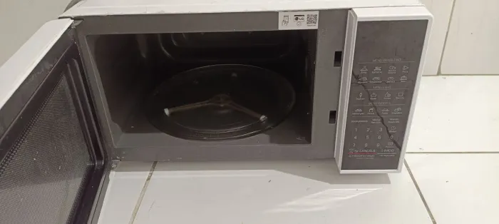 Vendo microondas novo 