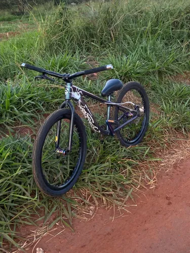 Bicicleta aro 26 para manobras