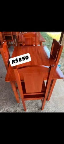 Meda de 4 cadeiras nova