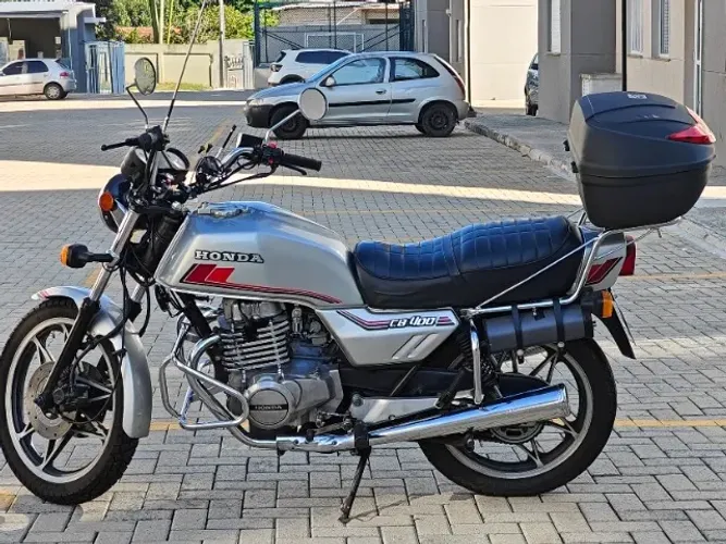 HONDA CB 400 ANO 83 IMPECÁVEL