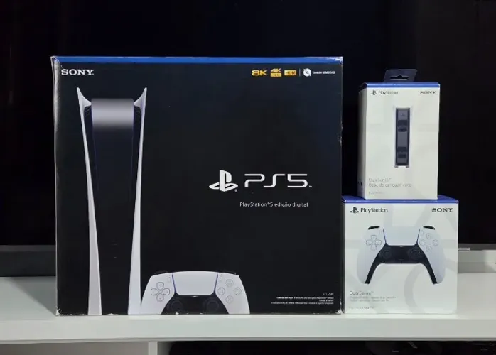PS5 Fat Digital 825GB + 2 DualSense + Base de carregamento