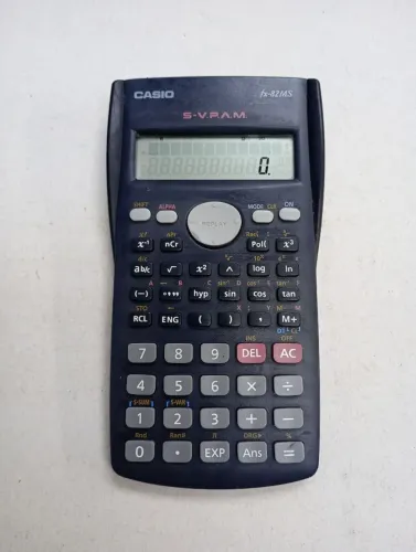 Calculadora Científica Casio FX-82MS - Original