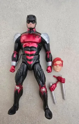 Marvel legends demolidor conforme foto