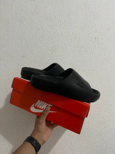 Slide Nike Nuvem