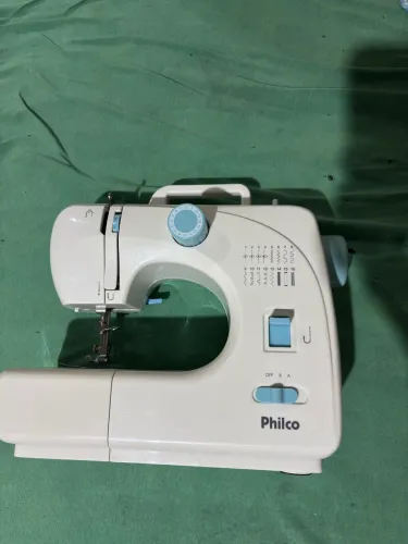 Máquina de costura Philco