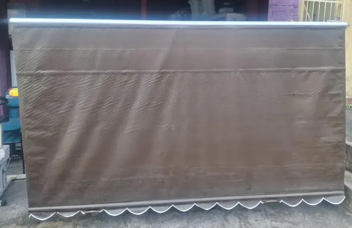 Toldo curtina retrátil