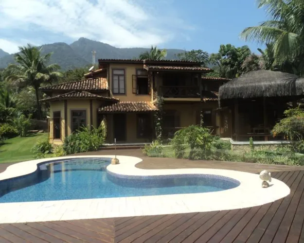 Casa em condomínio a venda em Ilhabela