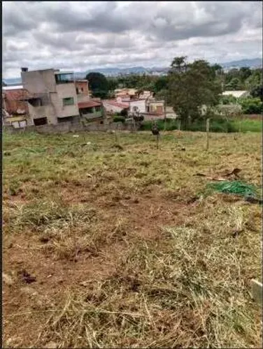 Lote de 360 m² no Bairro Trevo.