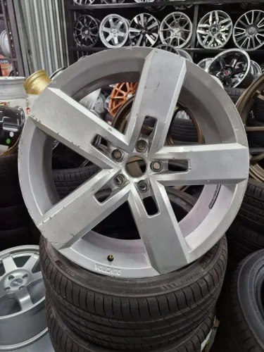 Jogo de rodas strong aro 20 5x100 volcano