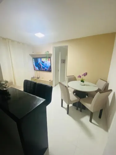 Apartamento no condominio Parque Florença 2/4 com suíte.