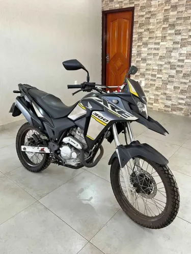 XRE 300 2022