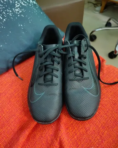 Chuteira Nike infantil 37 semi nova