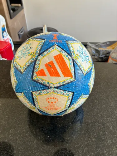 Bola campo Adidas Champions Feminina