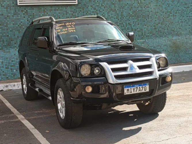 Mitsubishi Pajero Sport HPE 2.5 4X4 Diesel Mec. 2010