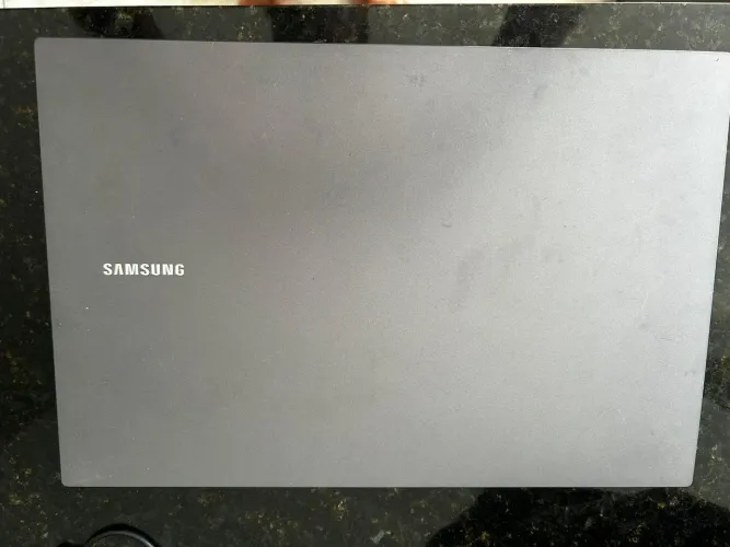 Computador Samsung com processador Intel Core i3 11ª geração.