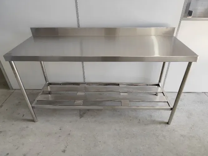 Bancada inox 2 prateleiras 2,80×0,70×0,90 (produção)