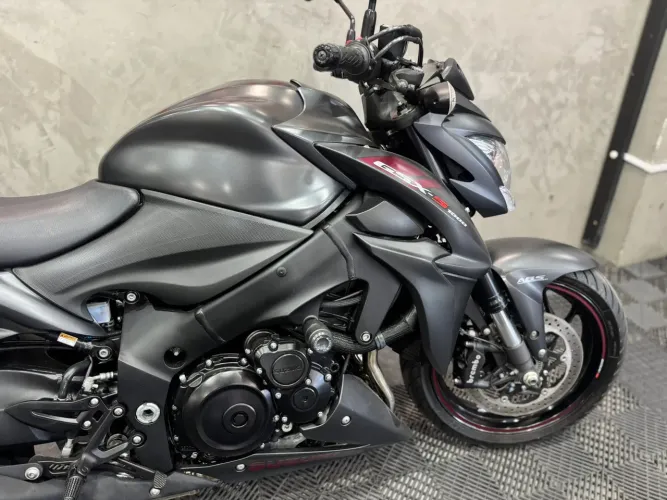 Suzuki GSX S1000 Suzuki.BMW.Yamaha. Honda. Kawasaki.