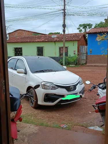 Toyota Etios XS Sedan 1.5 Flex 16V 4P Mec. 2013
