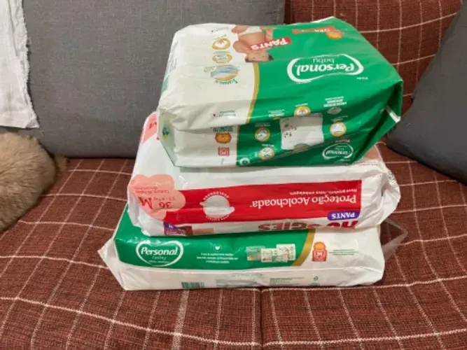 Vendo 3 pacotes de fralda 100 reais